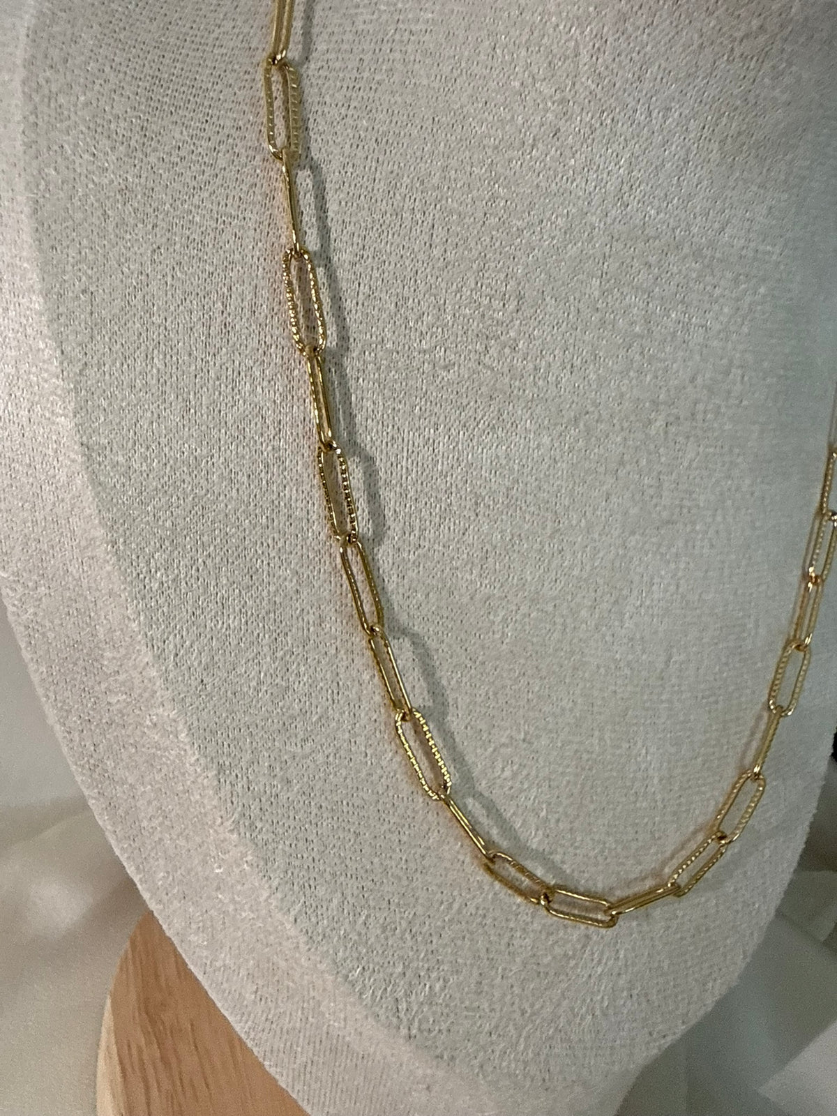 COLLIER NOX OR